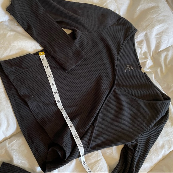 Long sleeve black top - Picture 1 of 6